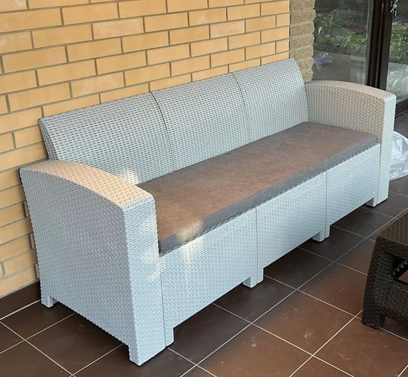 Трехместный диван Royal Family LANA LUX цвет светло-серый 4